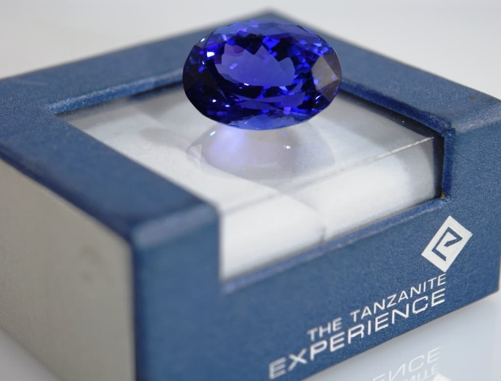 Tanzanite stone on Tanzanite Experience box