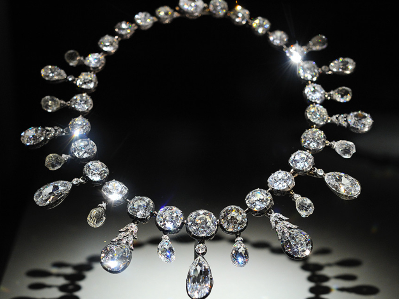 Best jewelry Napoleon Diamond Necklace