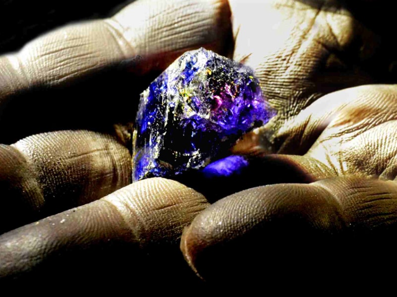 usage of Tanzanite for lithotherapy 