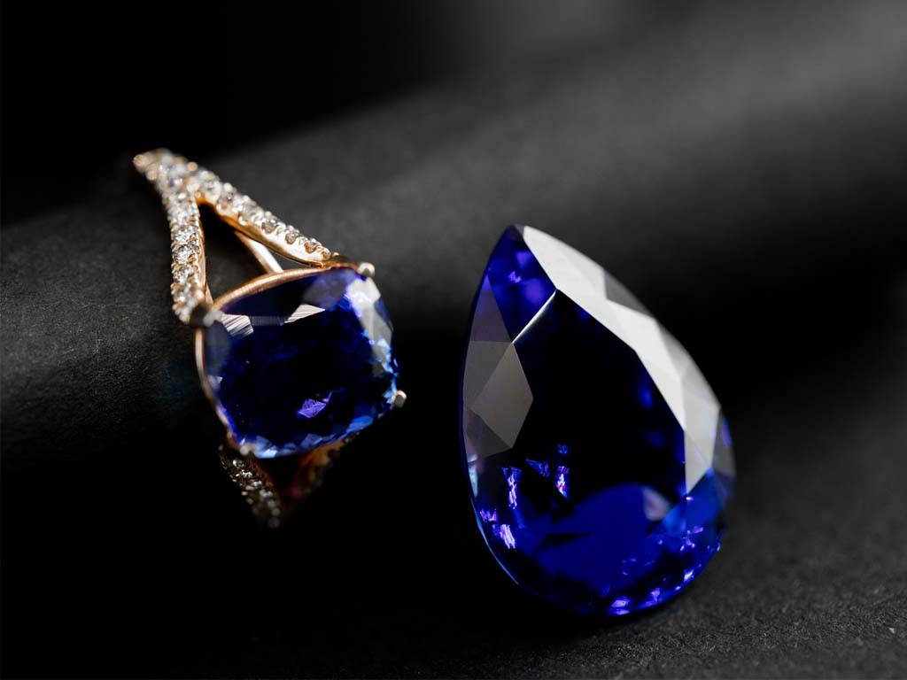  The Blue Tanzanite has some Tanzanite properties which makes the Tanzanite gemstones for making tanzanite jewelry which has tanzanite benefits,