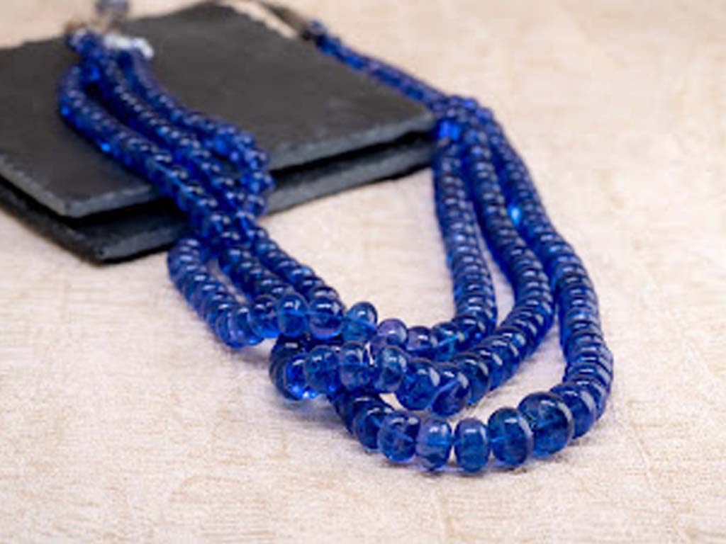 legant necklace showcasing the unique Tanzanite Color