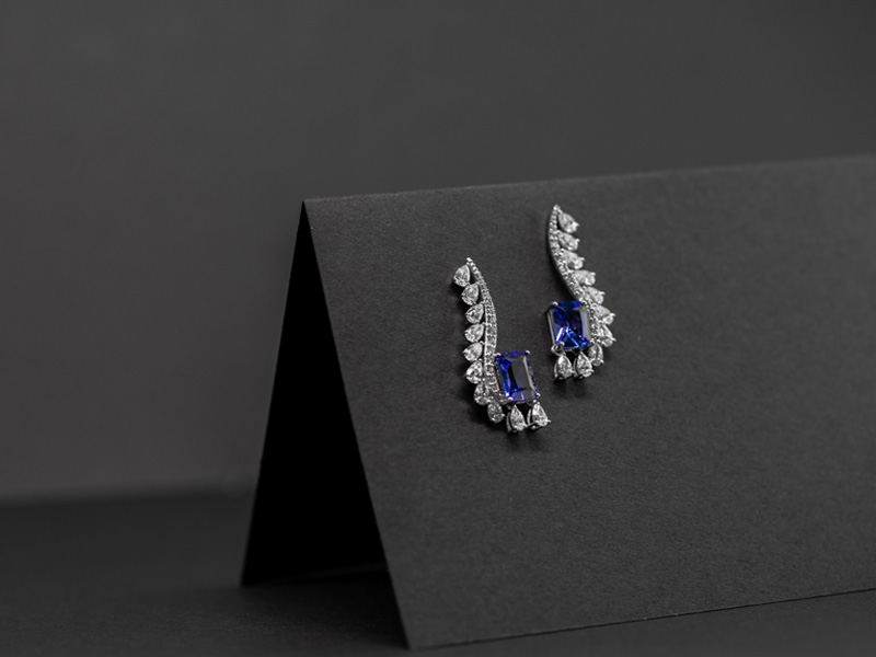 Luxurious tanzanite earrings